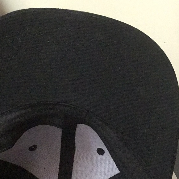 NWOT Hat - Picture 3 of 5